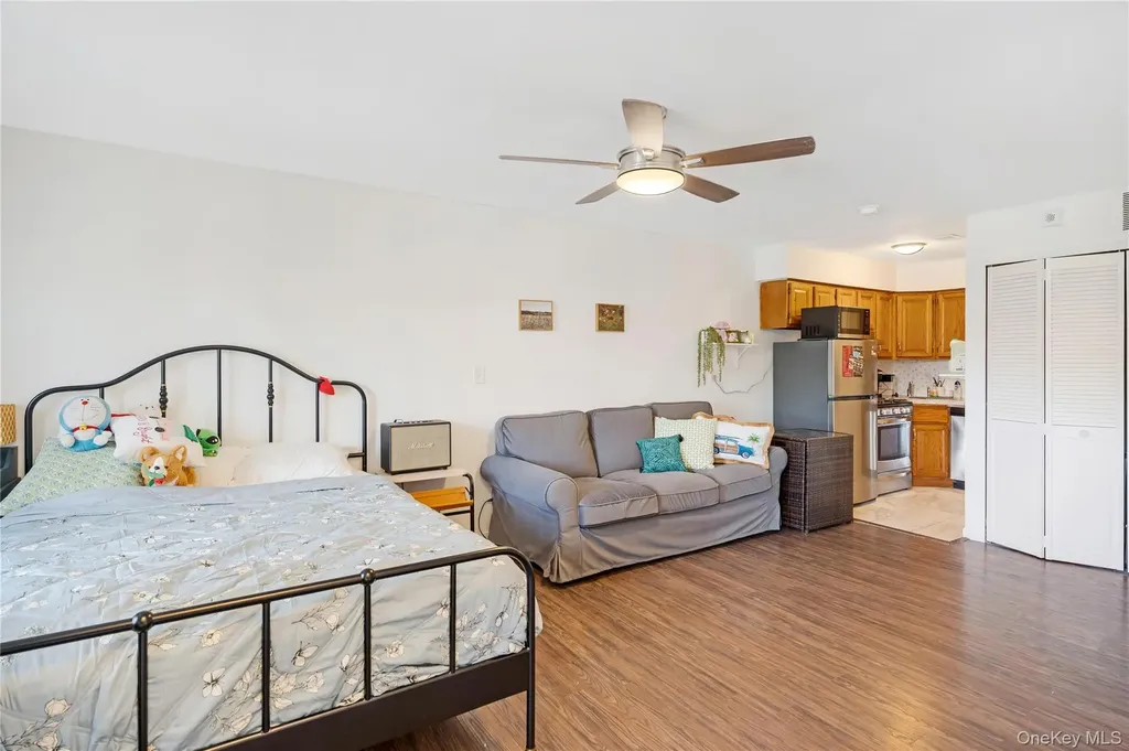 17 Gregory Lane Staten Island NY 10314