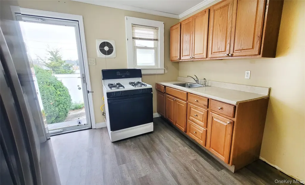 469 River Street Oceanside NY 11572