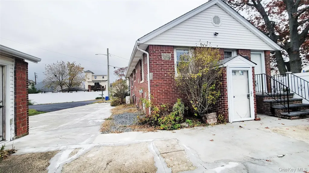 469 River Street Oceanside NY 11572