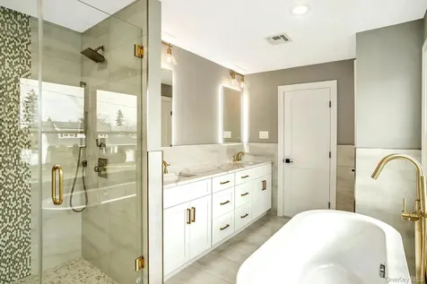 90 Grand Boulevard Massapequa Park NY 11762