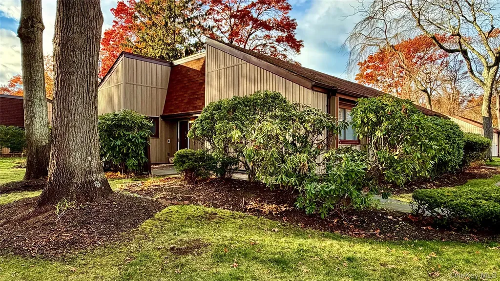 82 Strathmore Gate Drive Stony Brook NY 11790