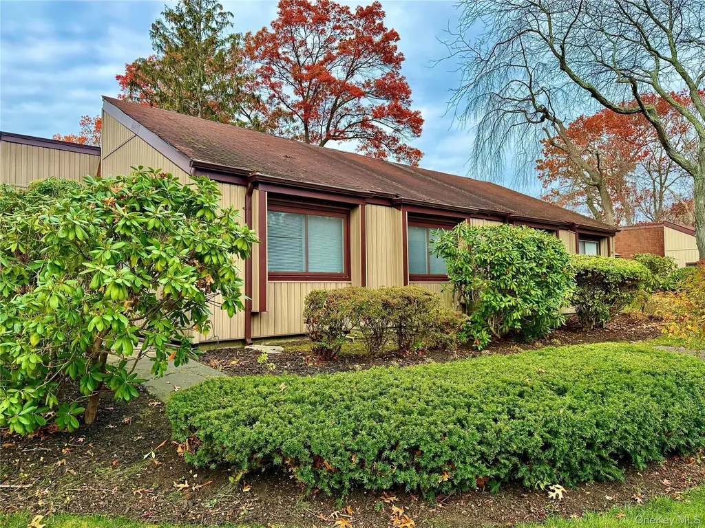82 Strathmore Gate Drive Stony Brook NY 11790