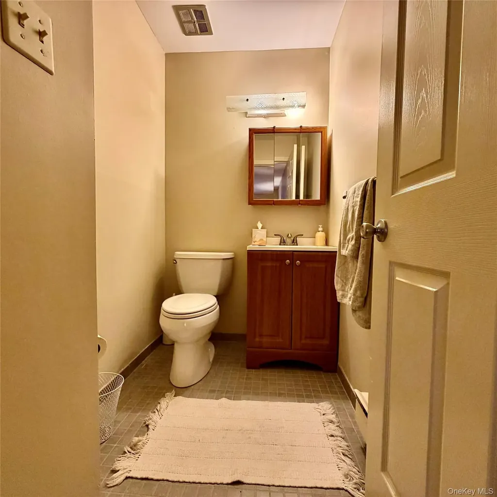 82 Strathmore Gate Drive Stony Brook NY 11790
