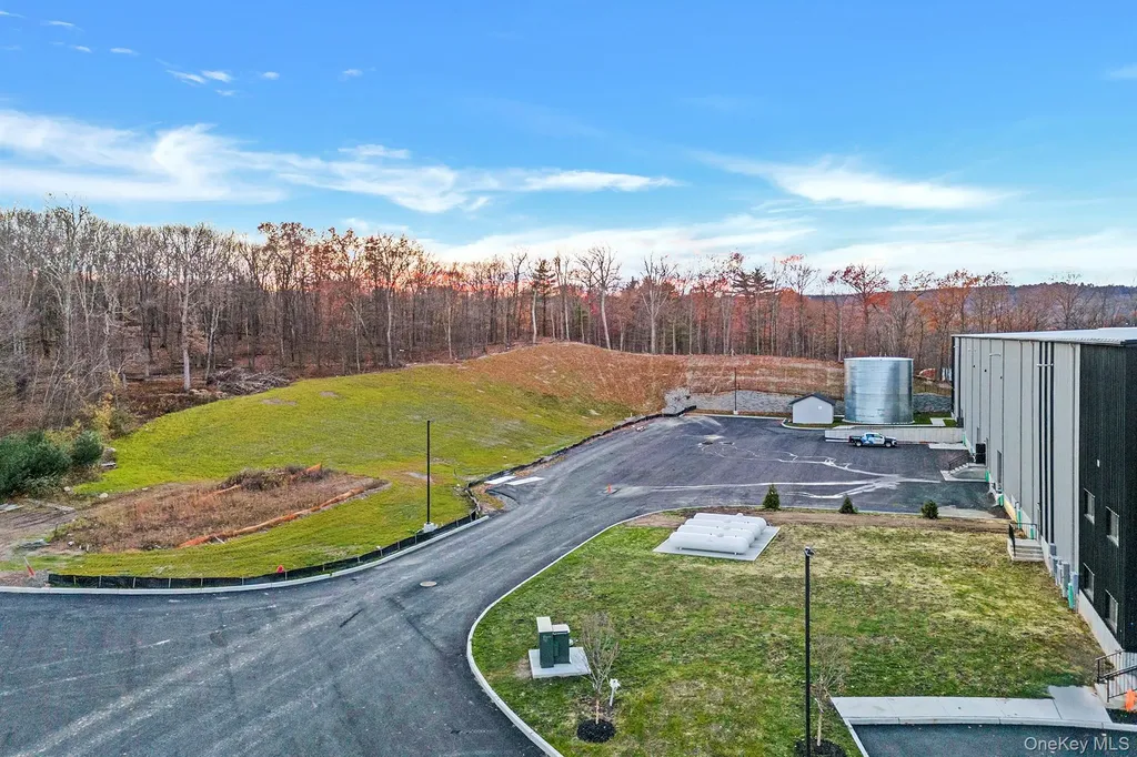 4 Distribution Drive Bloomingburg NY 12721