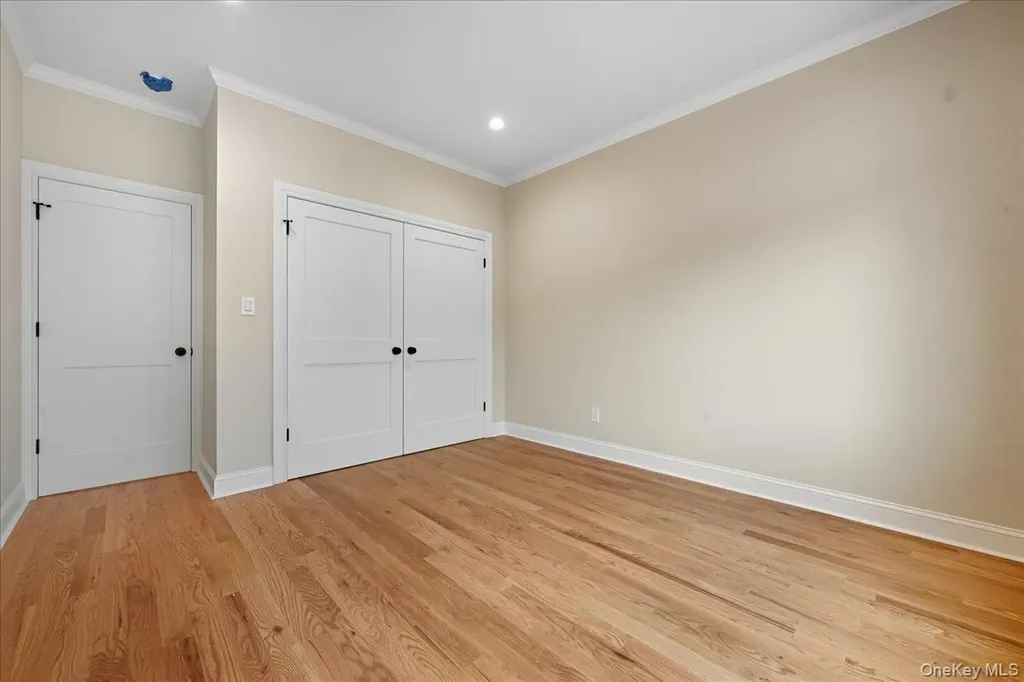 39 Cobalt Lane Westbury NY 11590