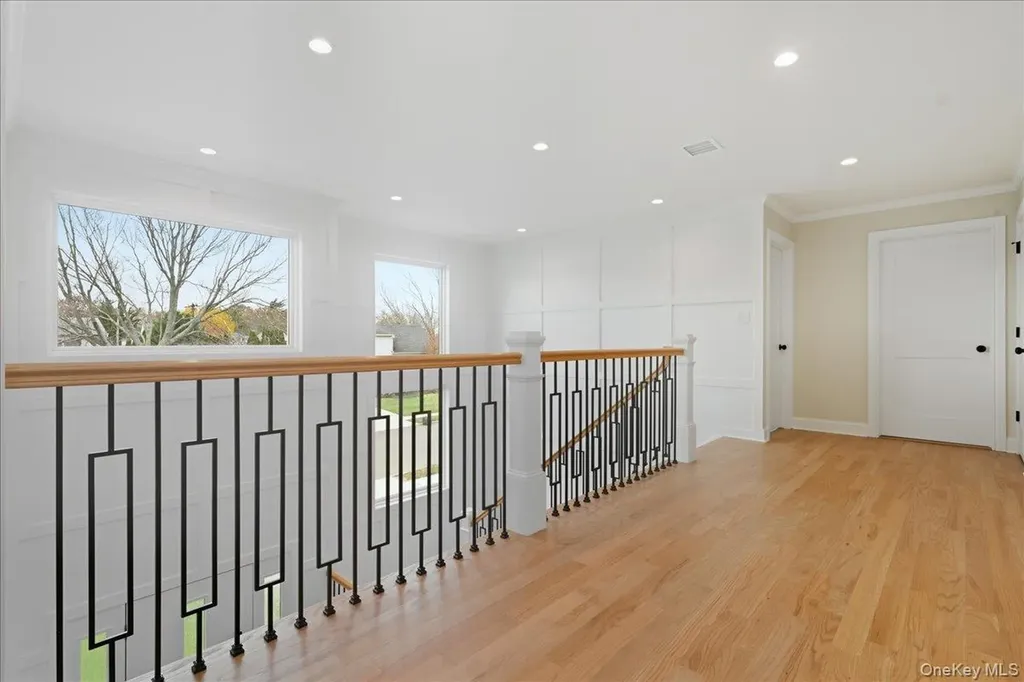 39 Cobalt Lane Westbury NY 11590