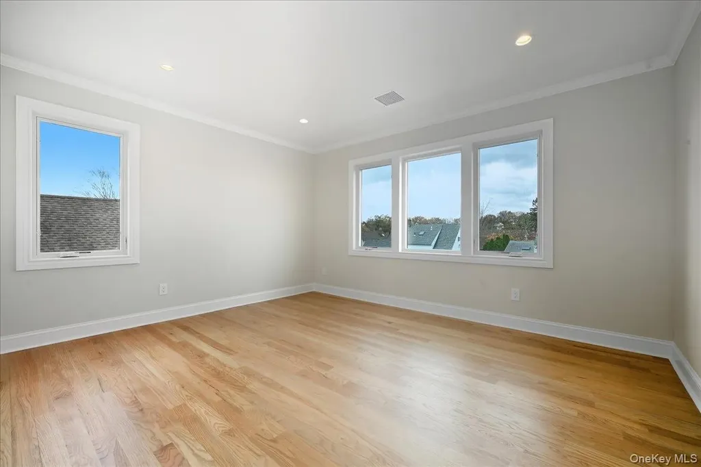 39 Cobalt Lane Westbury NY 11590