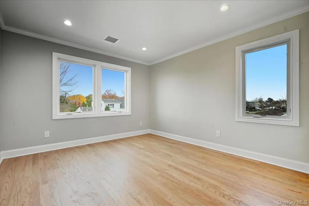 39 Cobalt Lane Westbury NY 11590
