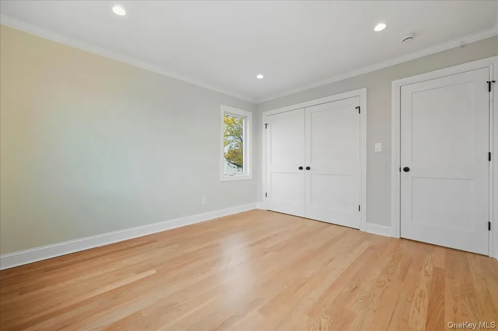 39 Cobalt Lane Westbury NY 11590