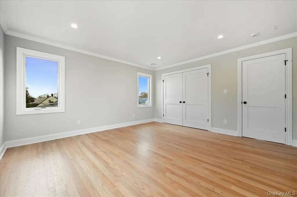 39 Cobalt Lane Westbury NY 11590