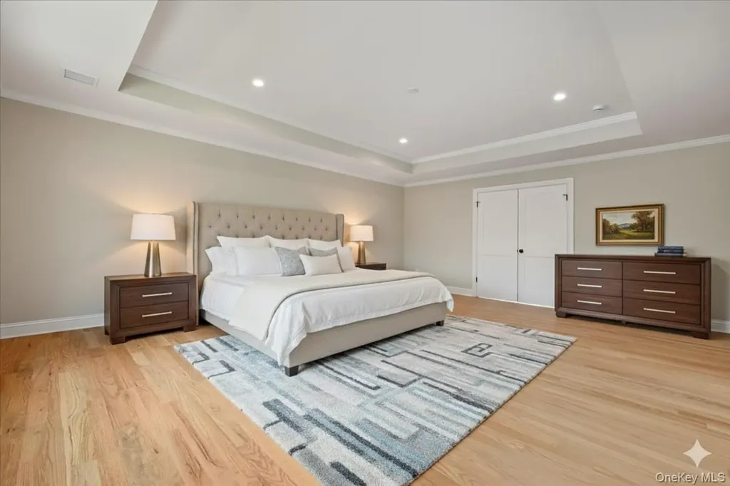 39 Cobalt Lane Westbury NY 11590