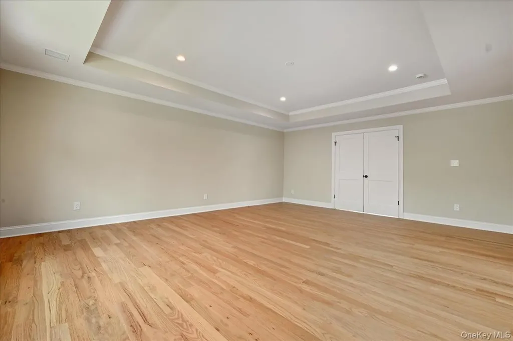 39 Cobalt Lane Westbury NY 11590