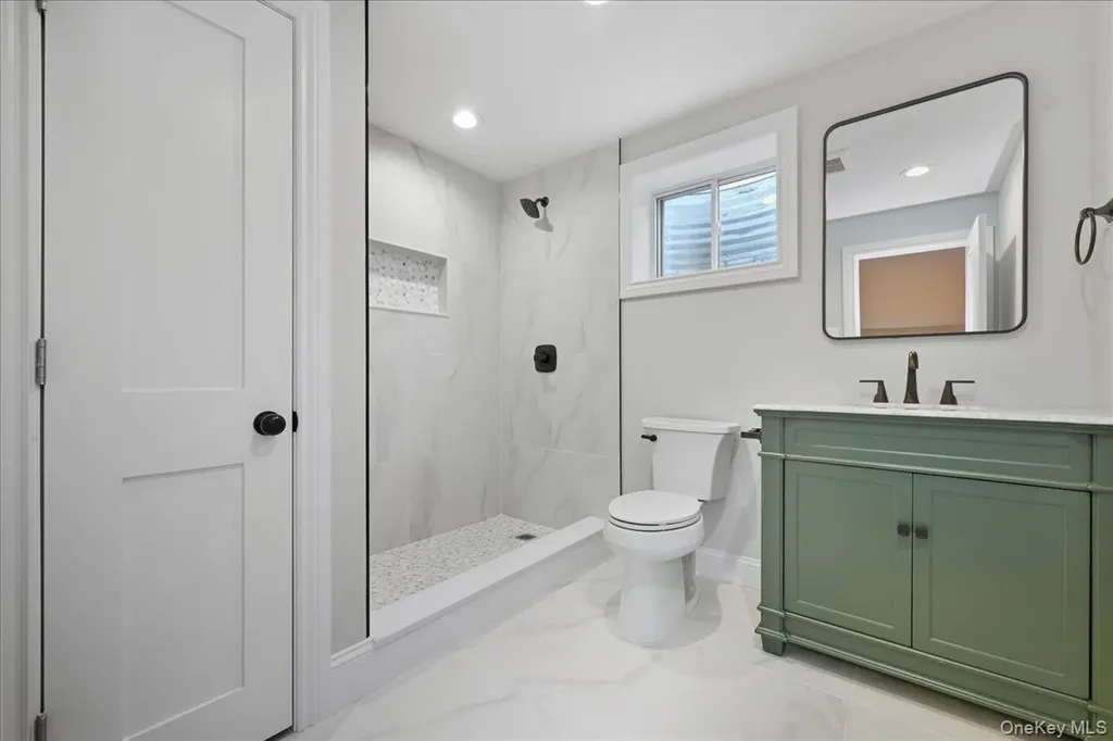 39 Cobalt Lane Westbury NY 11590