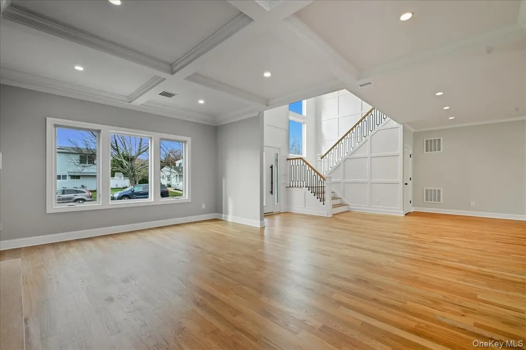 39 Cobalt Lane Westbury NY 11590