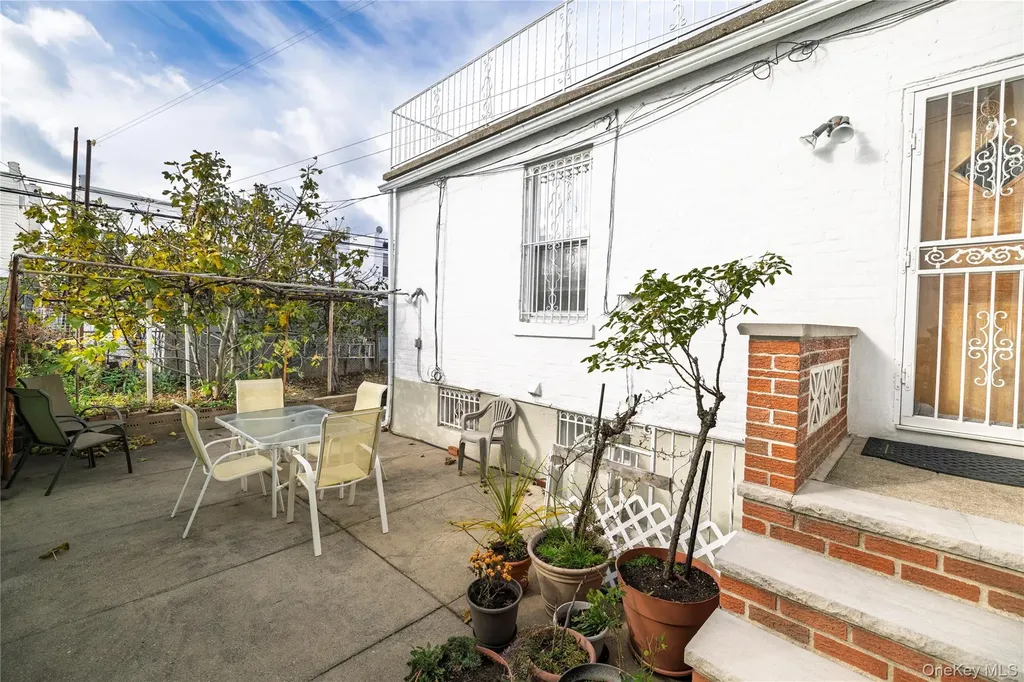 2060 64th Street Brooklyn NY 11204