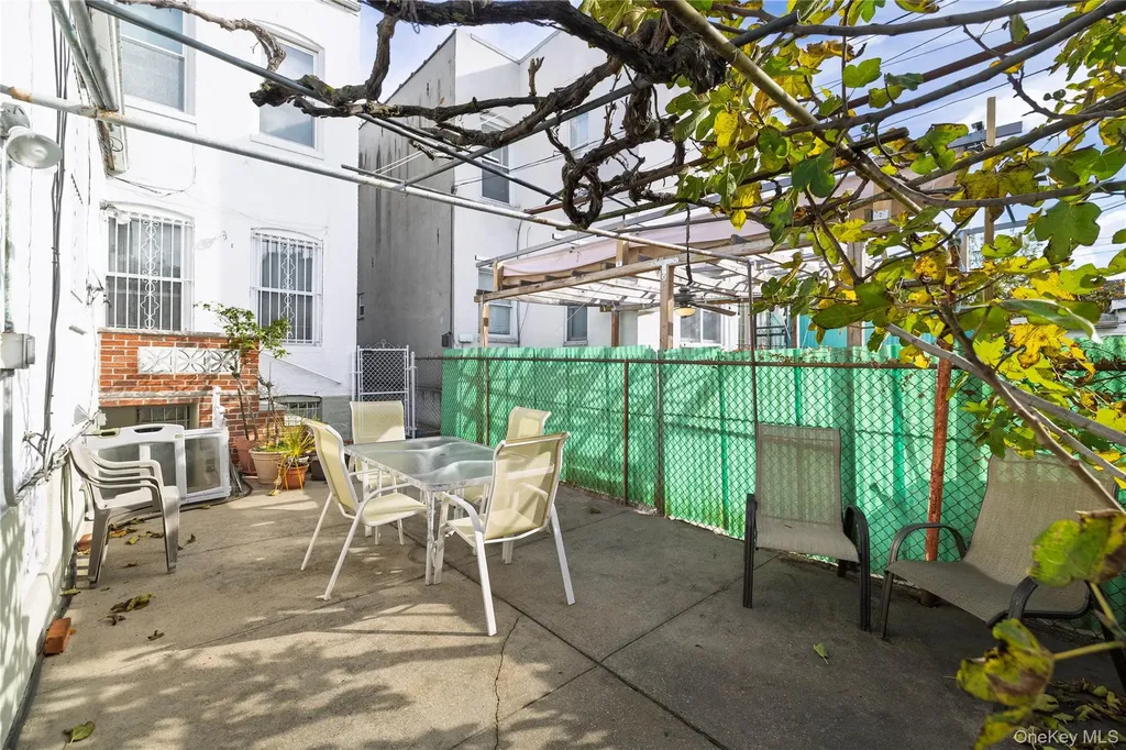 2060 64th Street Brooklyn NY 11204