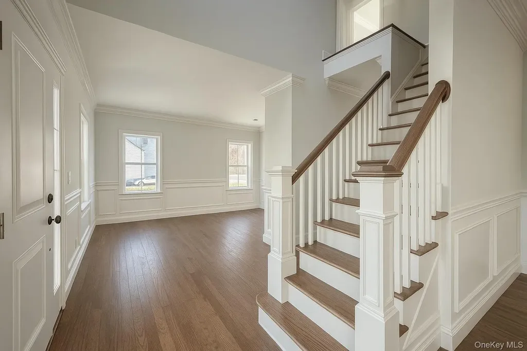 12 Fox Run Court Ridge NY 11961