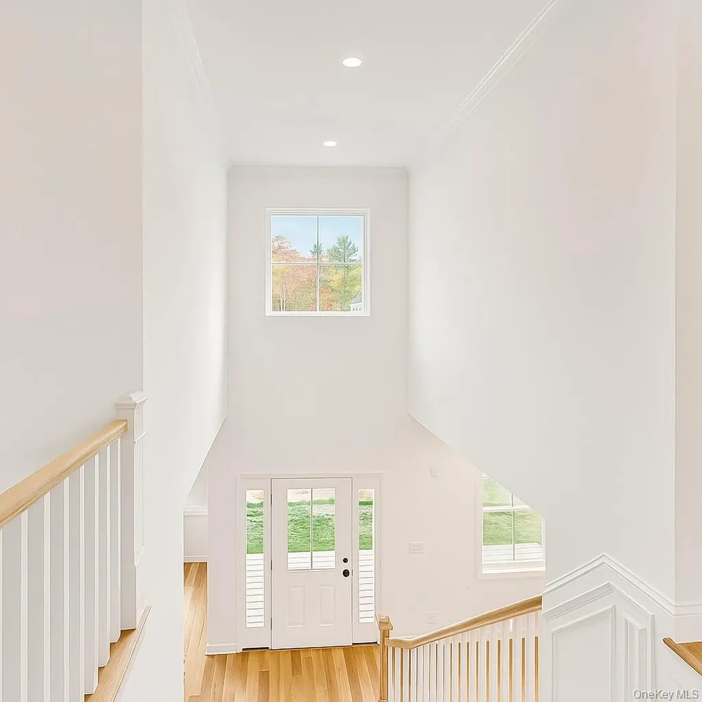 12 Fox Run Court Ridge NY 11961