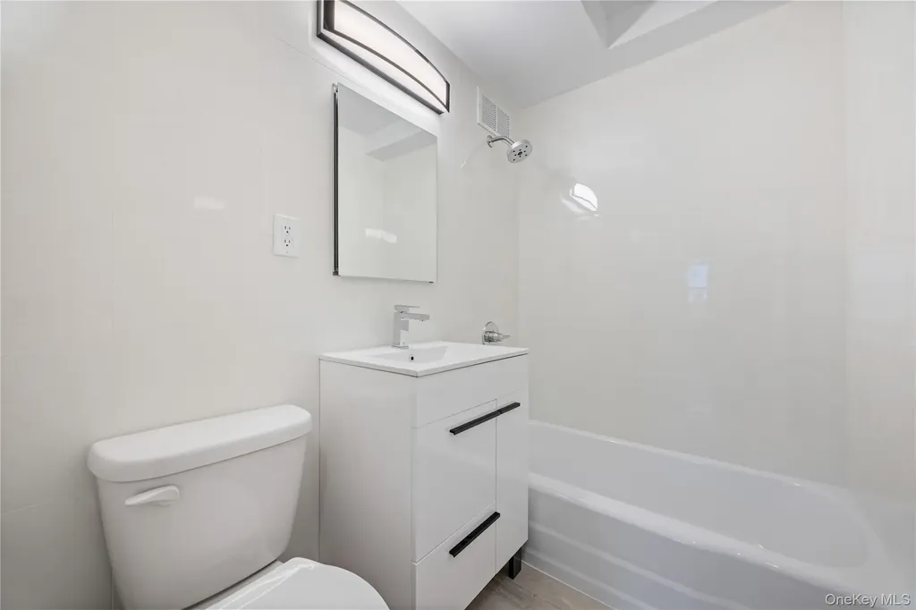 825 Morrison Avenue Bronx NY 10473