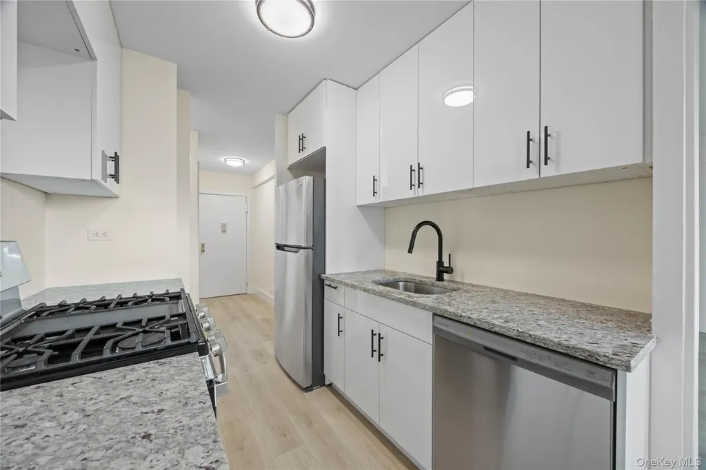 825 Morrison Avenue Bronx NY 10473