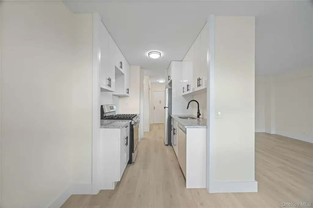 825 Morrison Avenue Bronx NY 10473