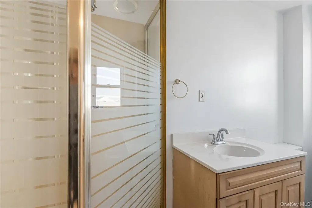 5739 57th Road Maspeth NY 11378