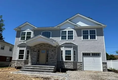 24 Patricia Lane Syosset NY 11791