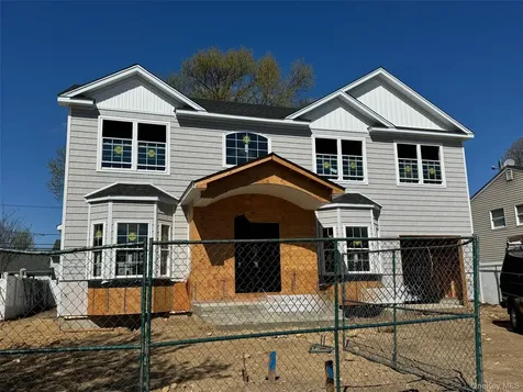 24 Patricia Lane Syosset NY 11791
