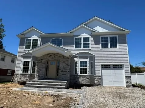 24 Patricia Lane Syosset NY 11791