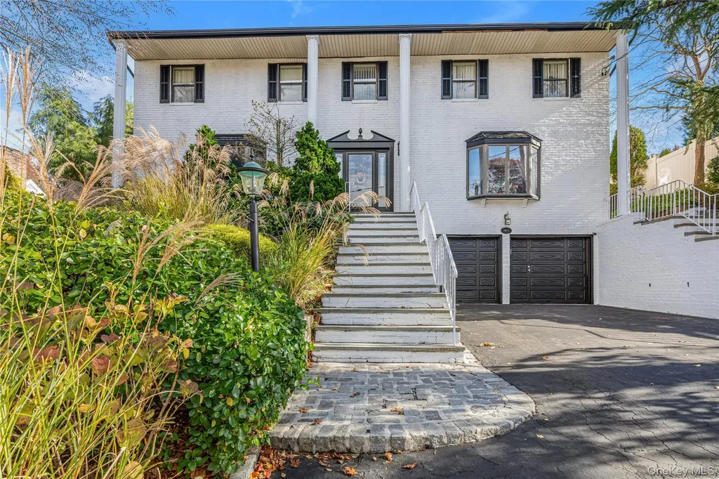 2T Coolidge Avenue Glen Head NY 11545