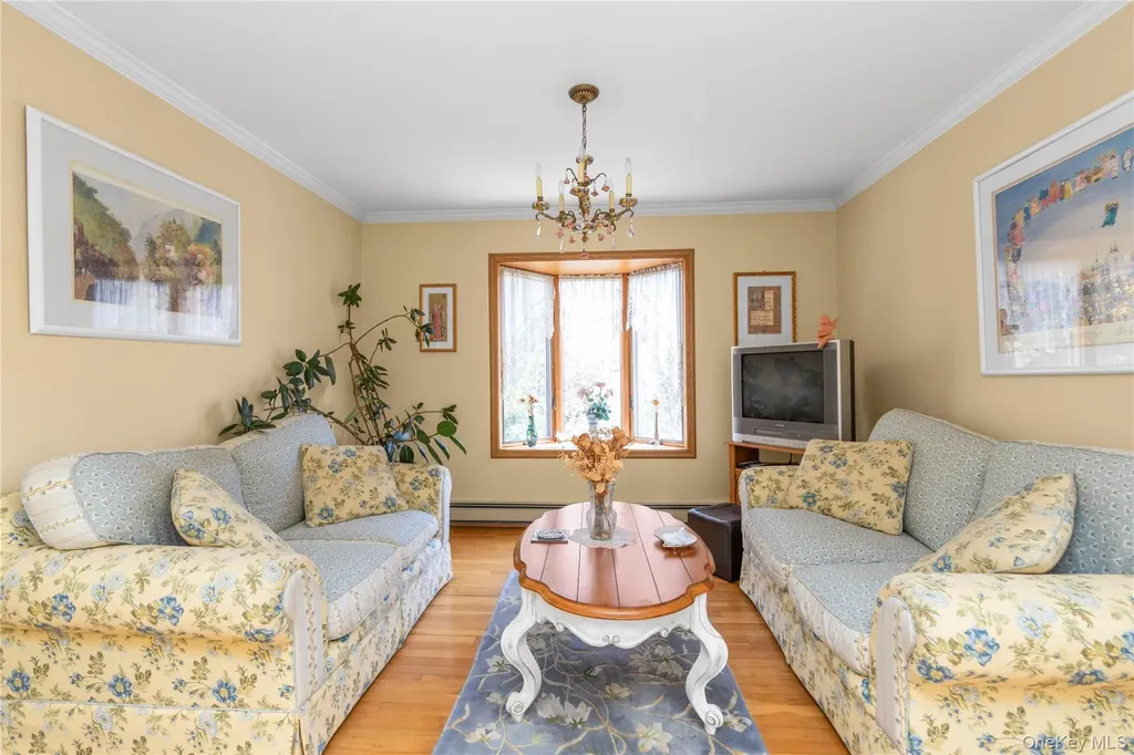 2T Coolidge Avenue Glen Head NY 11545