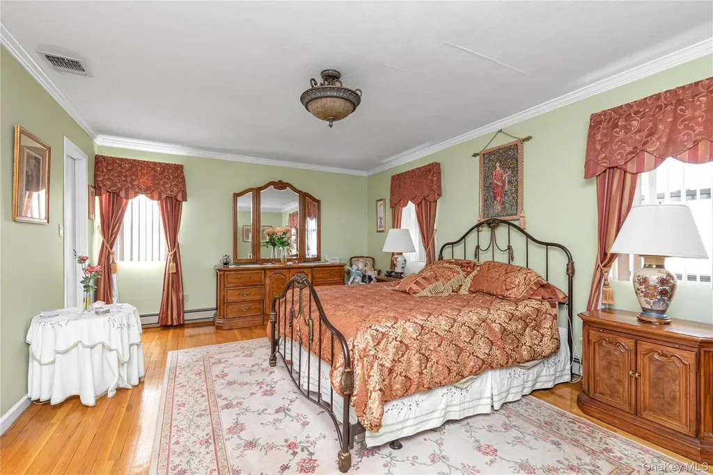 2T Coolidge Avenue Glen Head NY 11545