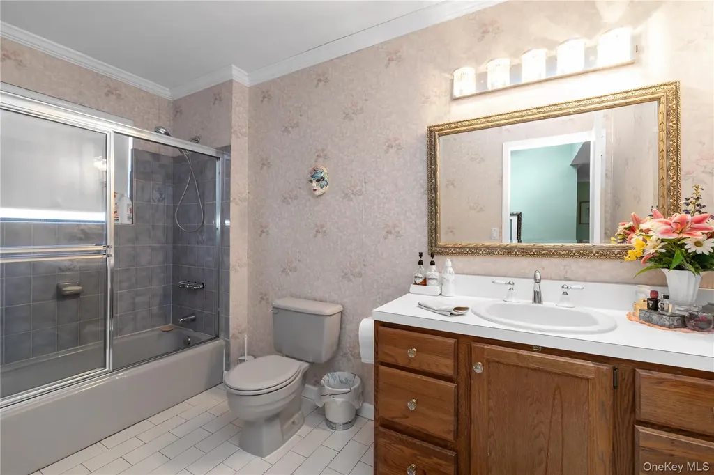 2T Coolidge Avenue Glen Head NY 11545