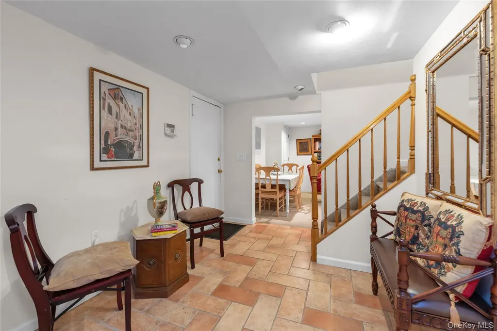 2T Coolidge Avenue Glen Head NY 11545