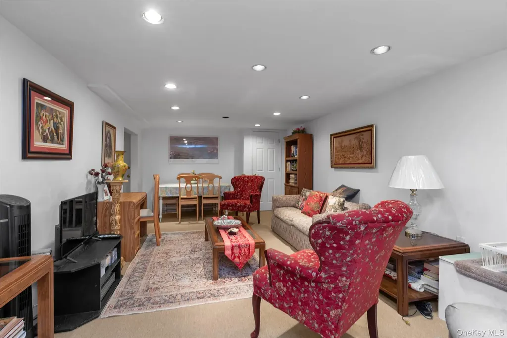 2T Coolidge Avenue Glen Head NY 11545