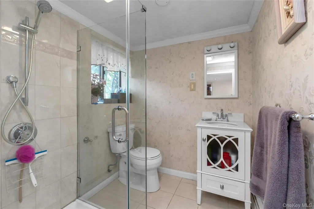 2T Coolidge Avenue Glen Head NY 11545