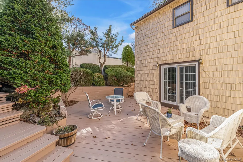 2T Coolidge Avenue Glen Head NY 11545
