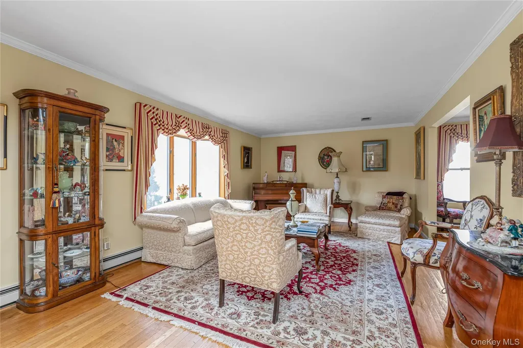 2T Coolidge Avenue Glen Head NY 11545