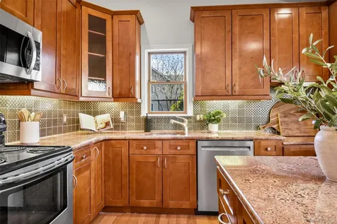 103 Old White Plains Road Tarrytown NY 10591