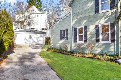 103 Old White Plains Road Tarrytown NY 10591