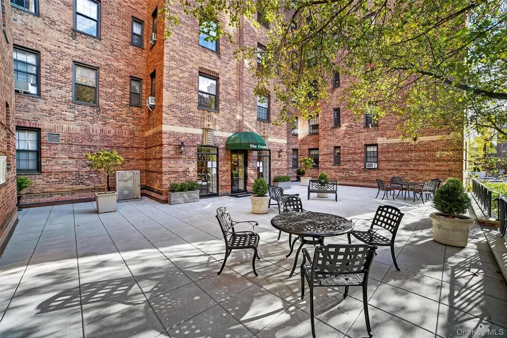 35 Parkview Avenue Bronxville NY 10708