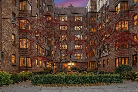 35 Parkview Avenue Bronxville NY 10708
