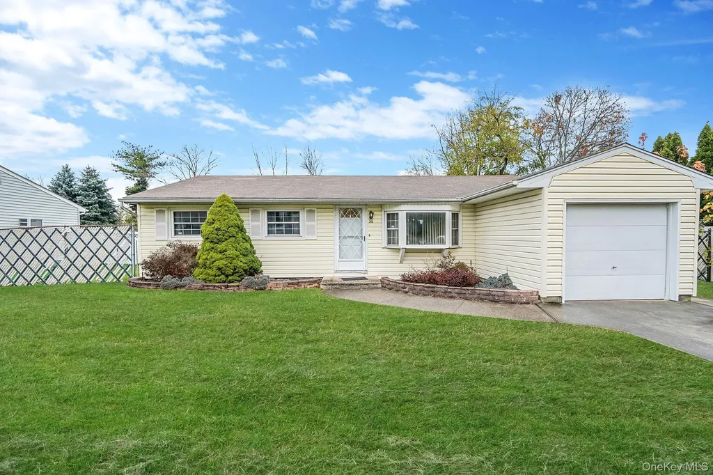 98 Rose Place Selden NY 11784
