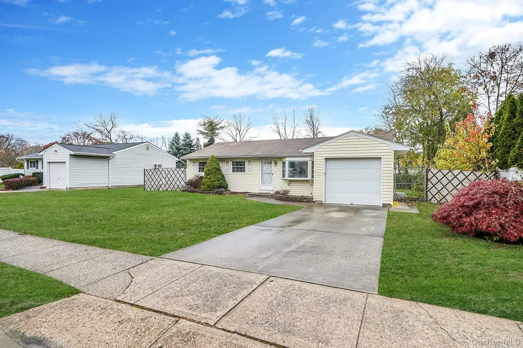 98 Rose Place Selden NY 11784