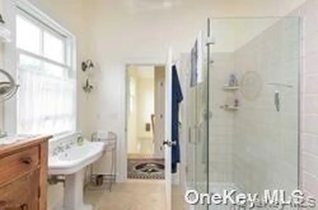 20 Clairedale Drive Hampton Bays NY 11946