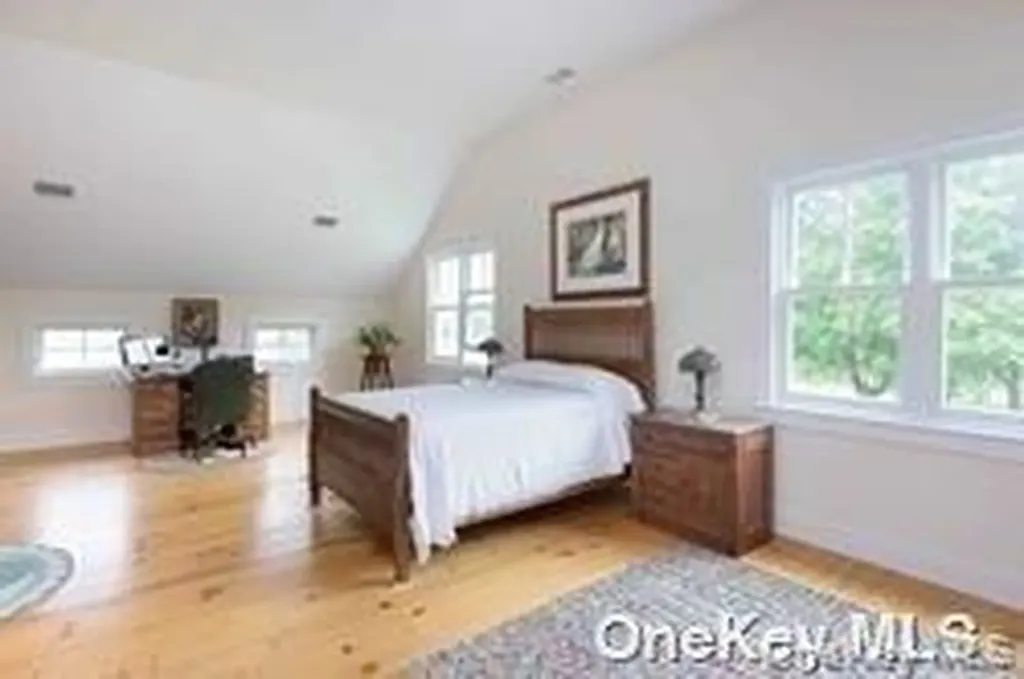 20 Clairedale Drive Hampton Bays NY 11946