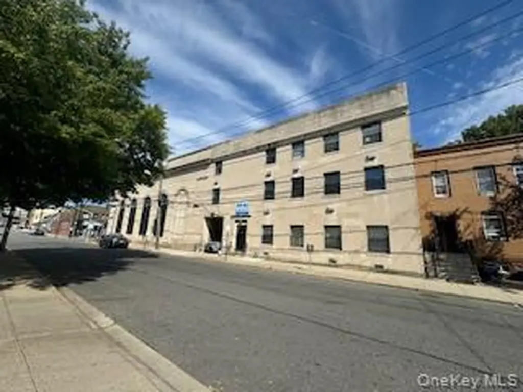 11 E Hawthorne Avenue Valley Stream NY 11580