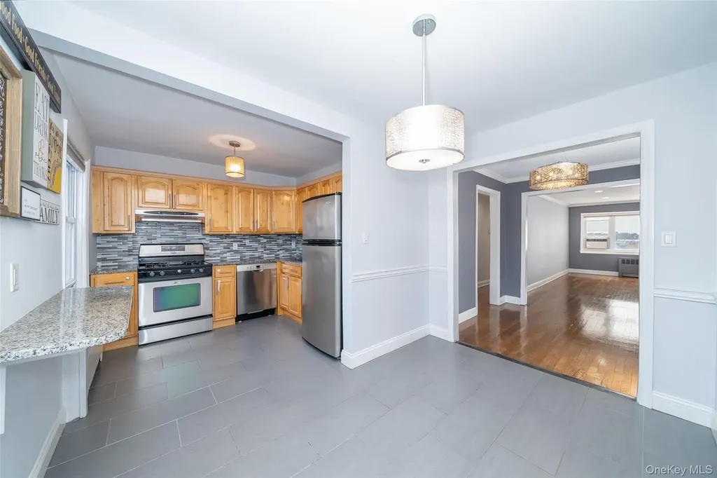 14 Leewood Circle Eastchester NY 10709
