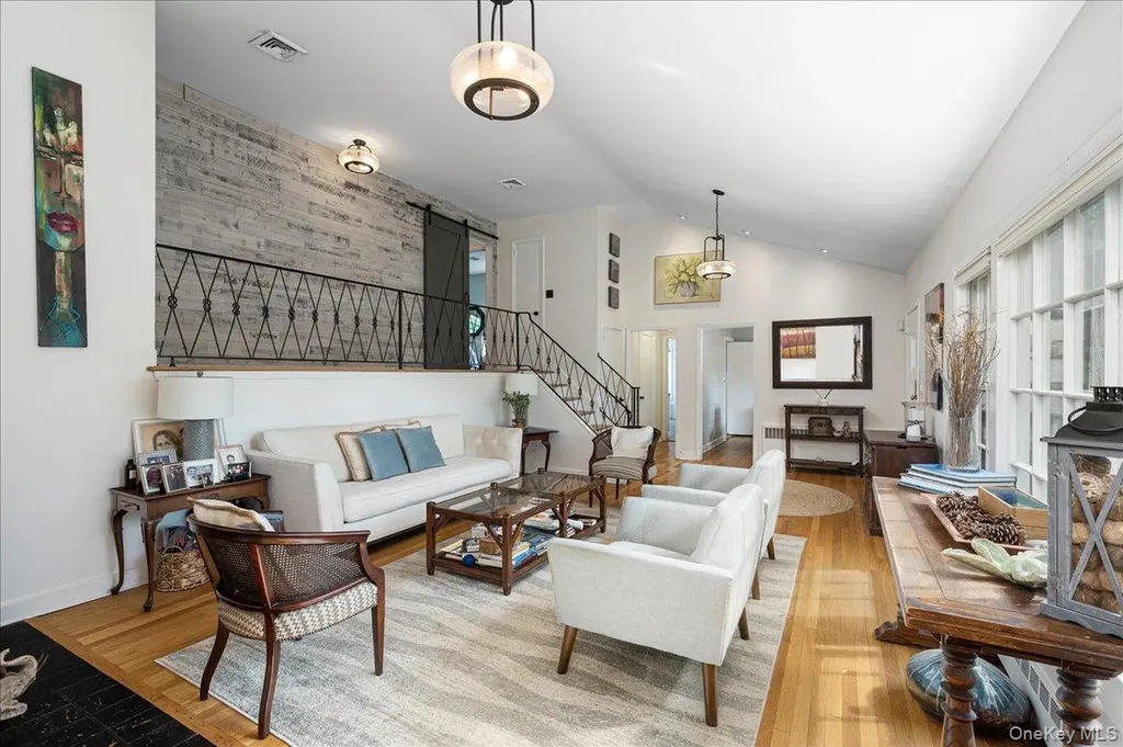 4 Wagon Wheel Road Mamaroneck NY 10543