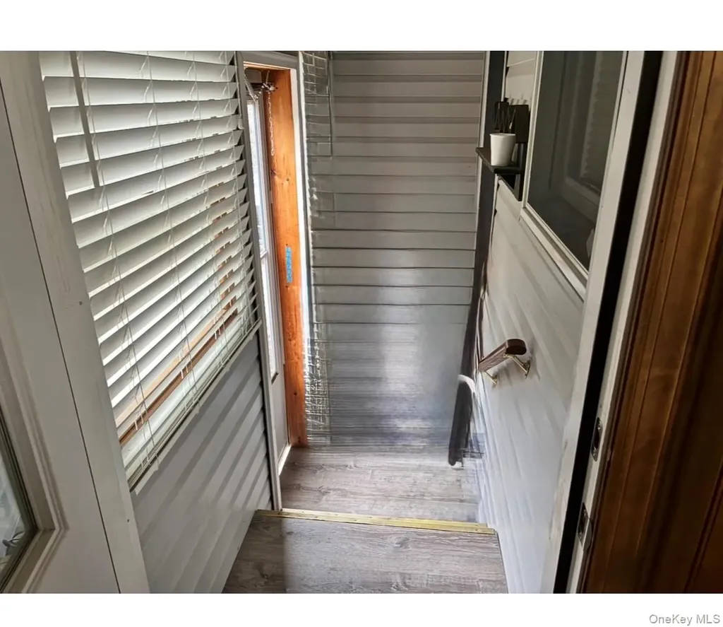 86 Scarcliffe Drive Malverne NY 11565